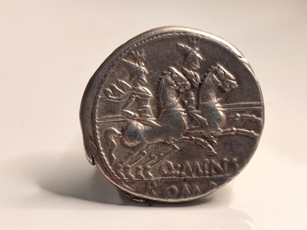 Римская республика. К. Минуций Руф, 122 г. до н.э. Денарий № 2.2