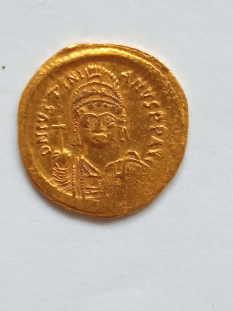 Византия. Юстиниан I (527-565 гг. н.э.). Солид Константинопольский № 2.1