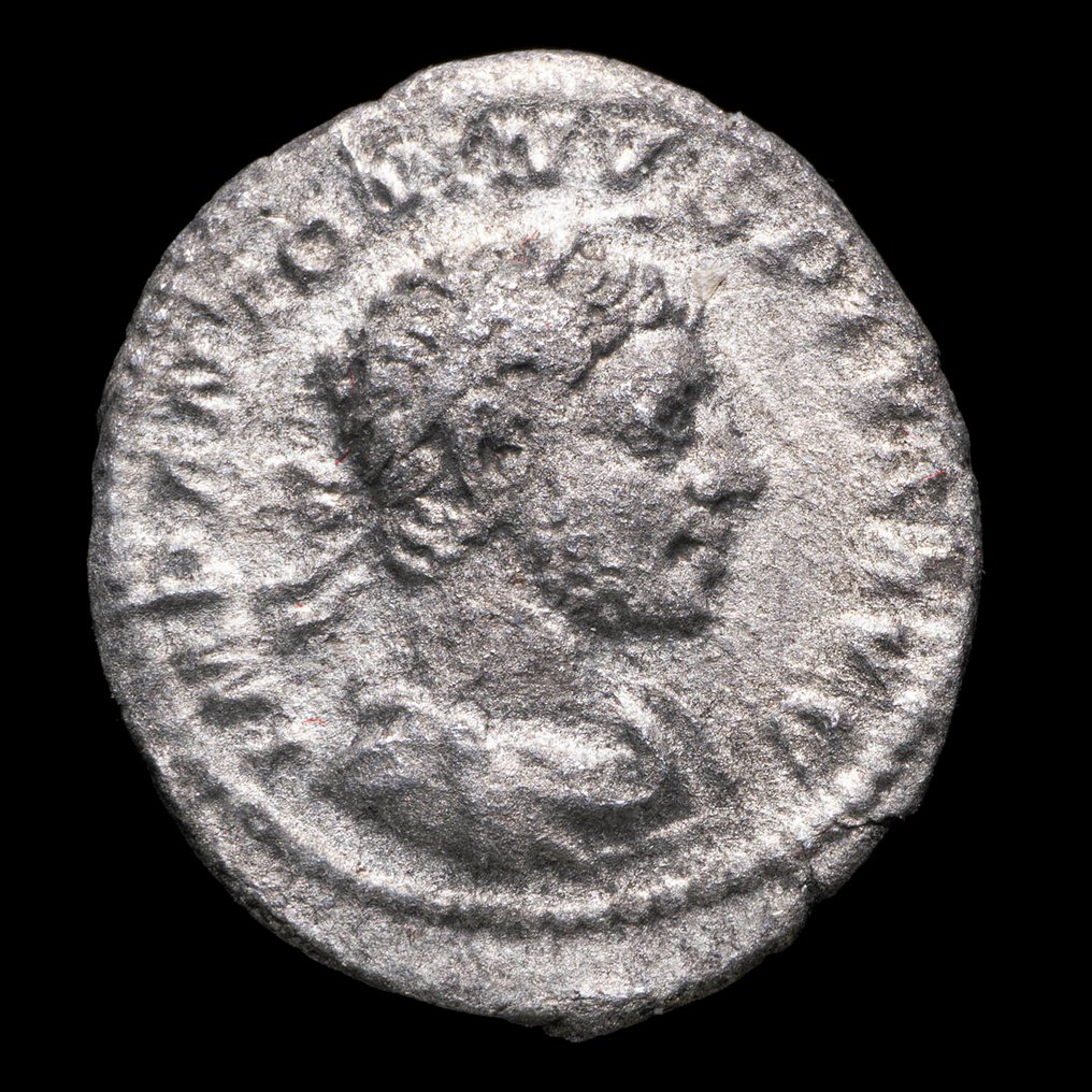 Римская империя. Элагабал (218–222 гг. н.э.). Денарий INVICTVS SACERDOS AVG, Roma (без резервной цены) #1.1
