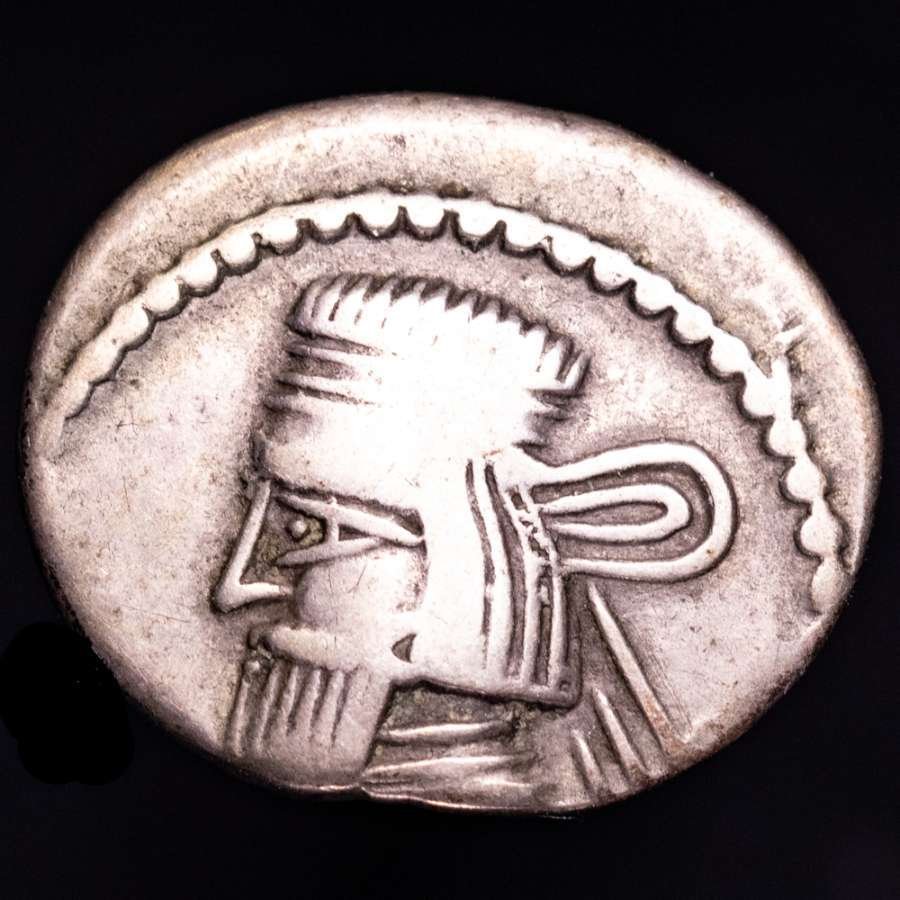 Парфянская империя. Артабанос III (10–38 гг. н.э.). Драхма Экбатана мятная (Без резервной цены) #1.1