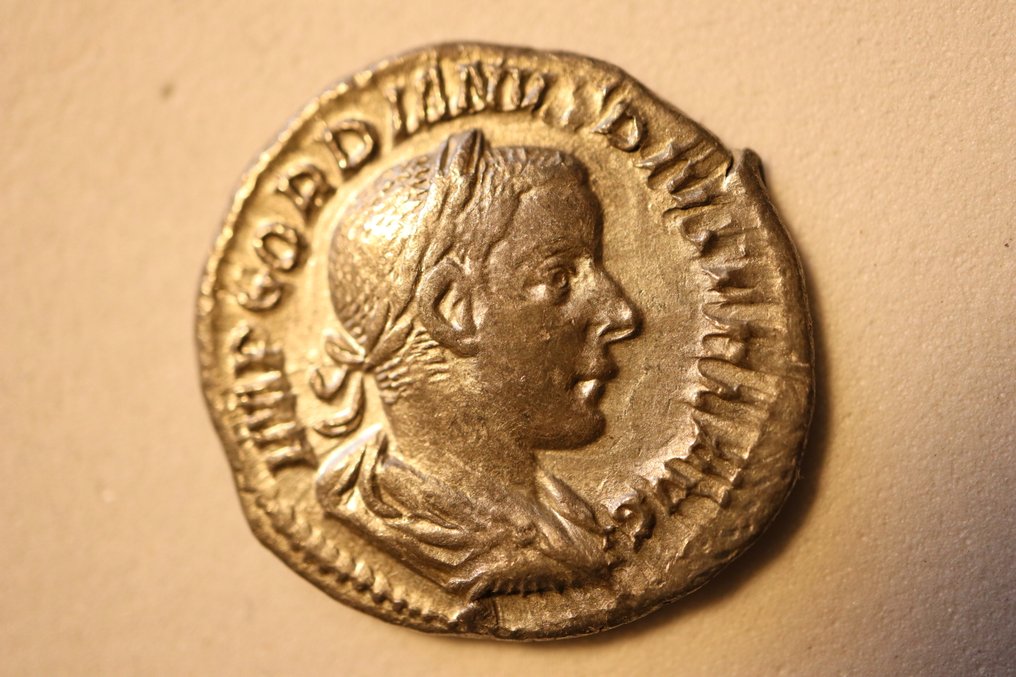 Римская империя. Гордиан III (238-244 гг. н.э.). Денарий Рим - Юпитер (без резервной цены) #2.2