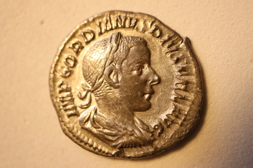 Римская империя. Гордиан III (238-244 гг. н.э.). Денарий Рим - Юпитер (без резервной цены) #1.1