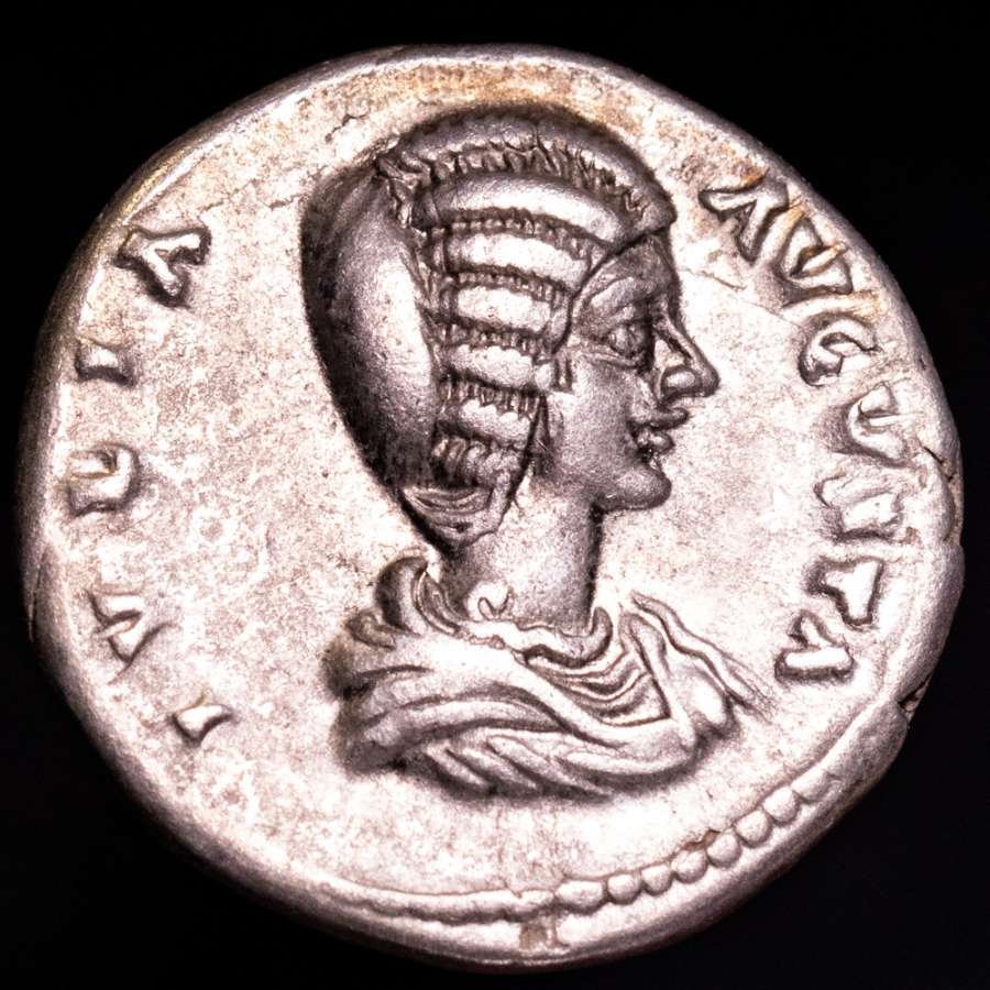 Римская империя. Юлия Домна (Августа, 193-217 гг. н. э.). Денарий Римского монетного двора. ХИЛАРИТАС, Иларитас стоит влево, держит длинную ладонь и скипетр.  (Без резервной цены) #1.1