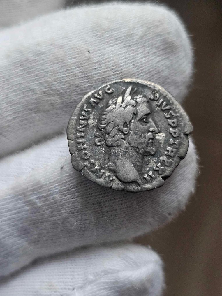 Римская империя. Антонин Пий (138–161 гг. н.э.). Денарий (без резервной цены) #1.1