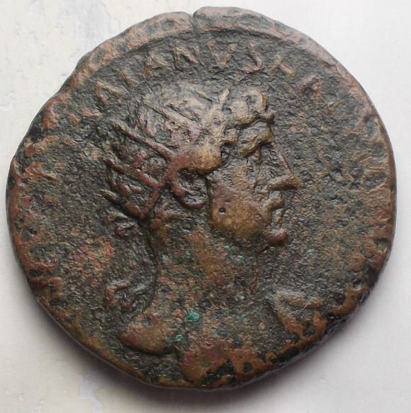 Римская империя. Адриан (117-138 гг. н.э.). Дупондий r/Roma сидит прямо на доспехах и принимает Адриана. Adventus Avg (Без резервной цены) #2.1