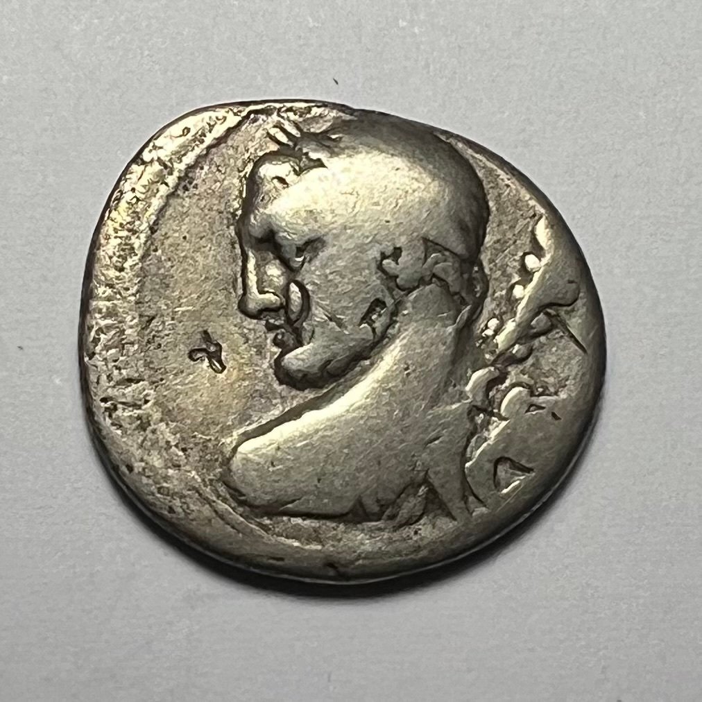 Римская республика. Ти. Квинкций, 112–111 гг. н. э. Римский денарий (без резервной цены) № 1.1
