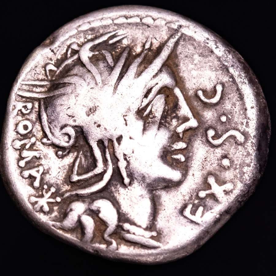 Римская республика. М. Сергий Сил. Денарий, отчеканенный в Риме в 116-115 гг. до н. э. Сергий скачет влево, щит в правой руке, меч и отрубленная голова (без резервной цены) #1.1