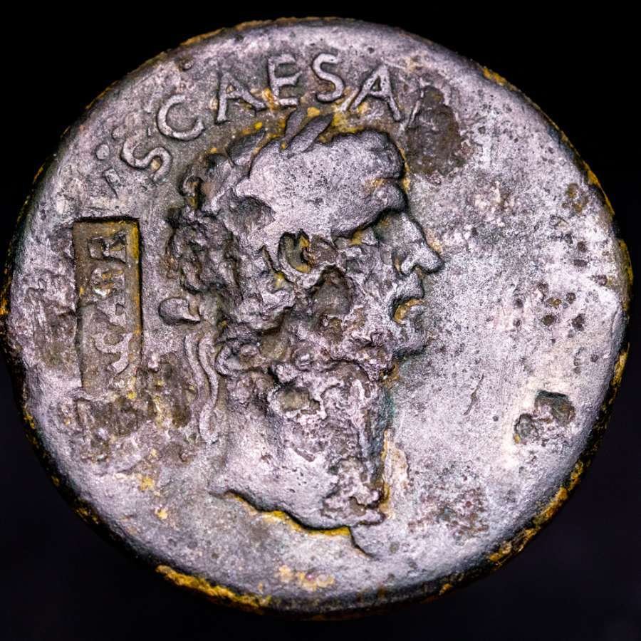 Римская империя. Клавдий (41–54 гг. н. э.). Сестерций 50 г. н. э., монетный двор Рима. EX SC/PP/OB/CIVES/SERVATOS написаны в четыре строки.  (Без резервной цены) #1.1