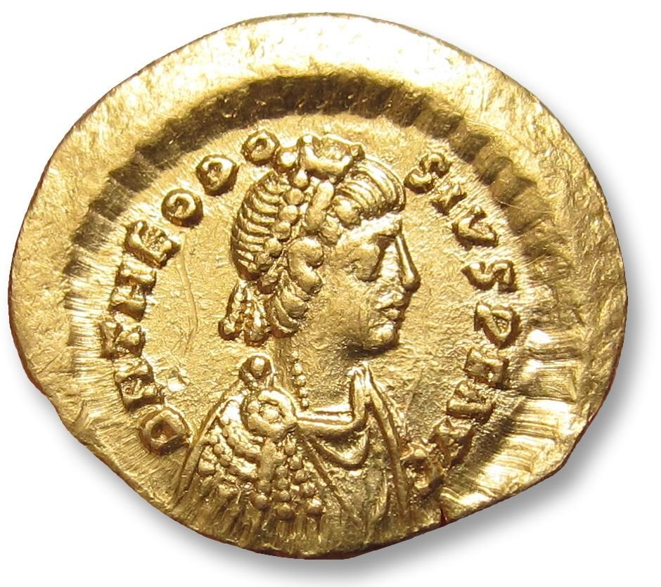 Римская империя. Феодосий II (402–450 гг. н. э.). Константинопольский монетный двор Тремиссис около 408-420 гг. н.э. – ВИКТОРИЯ АВГВСТОРВМ – №1.1
