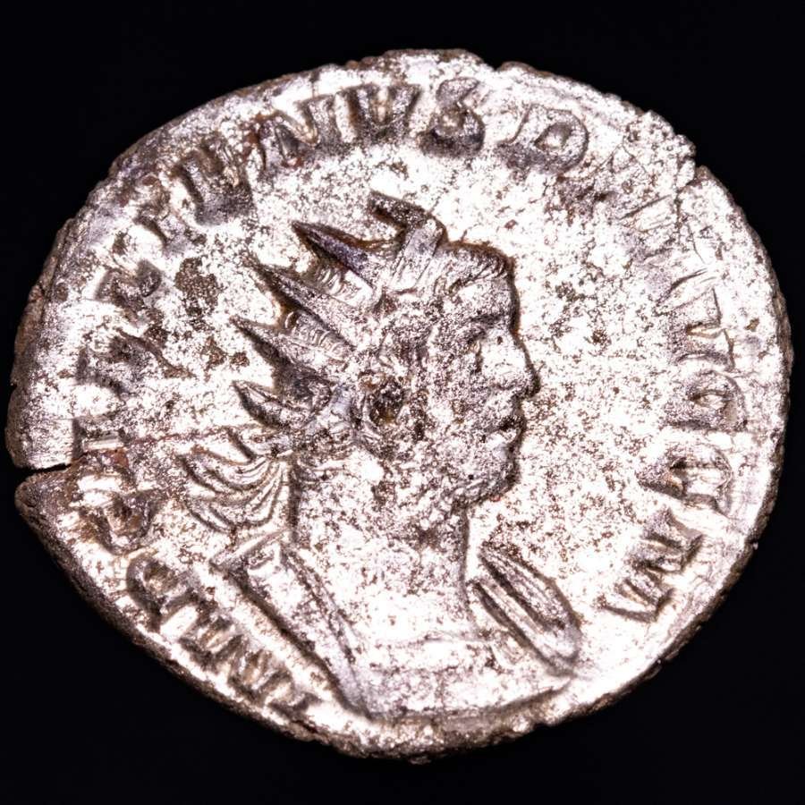 Римская империя. Галлиен (253–268 гг. н.э.). Антониниан. Отчеканено в Риме в 257 году нашей эры. PAX AVGG / T (без резервной цены) № 1.1.